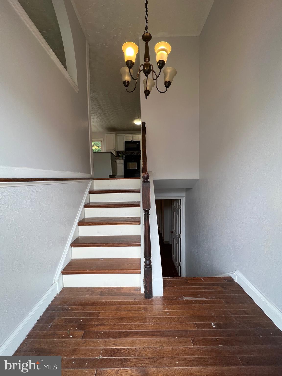 1069 VENA LANE