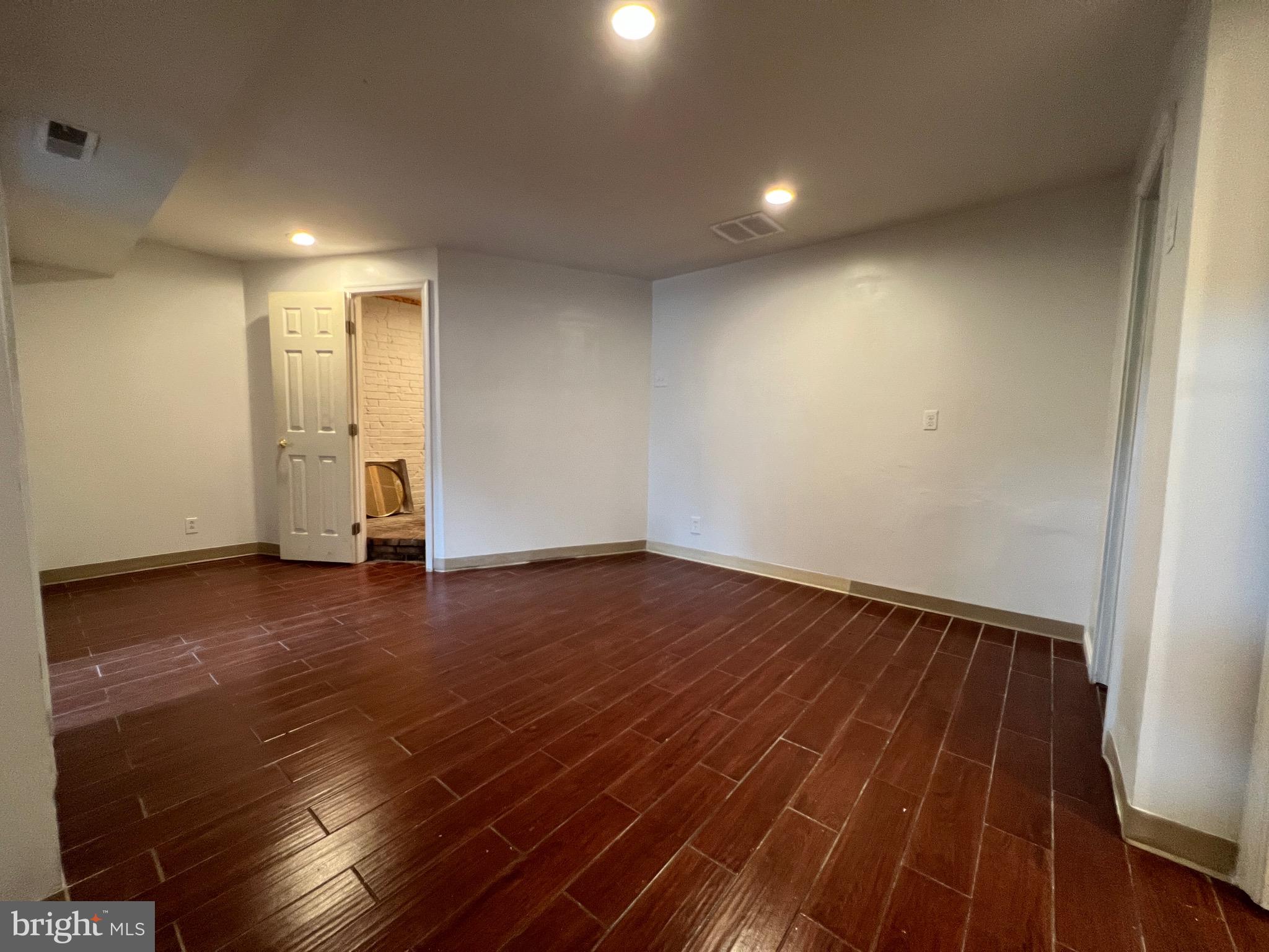 1069 VENA LANE