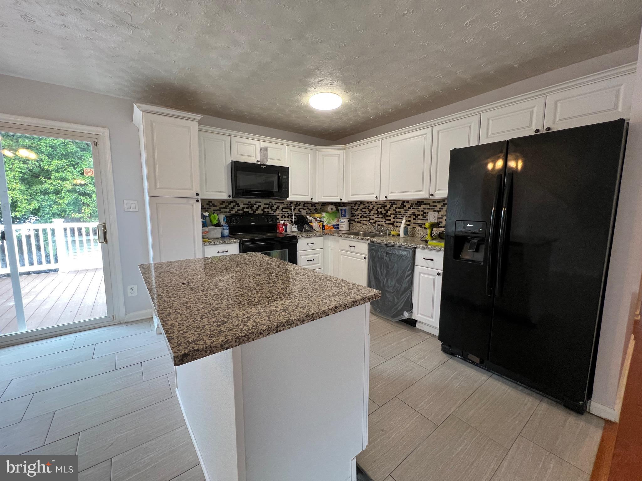 1069 VENA LANE