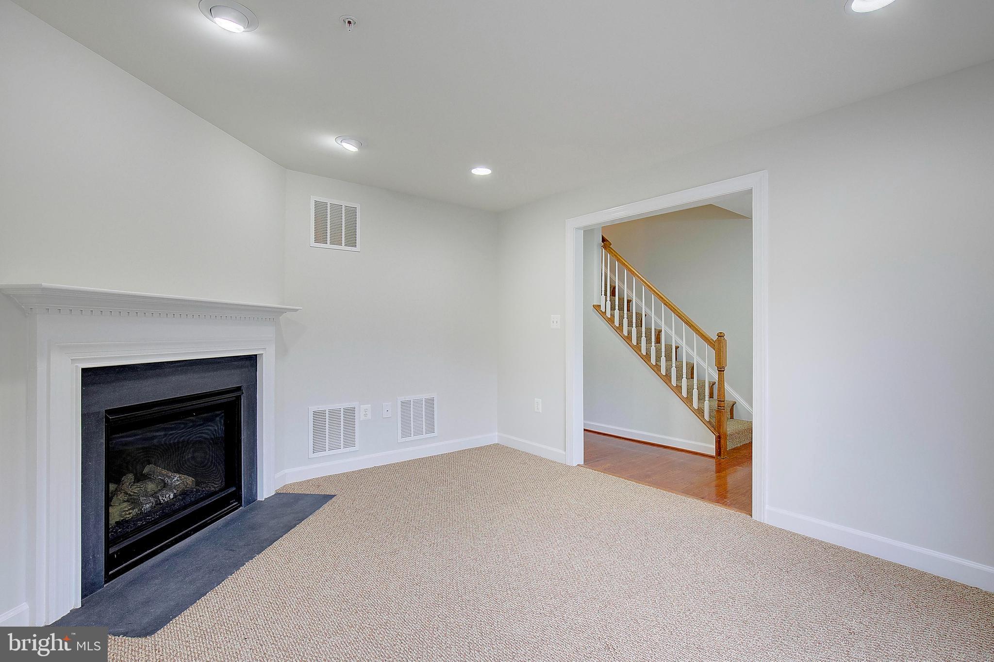 306 HELMSMAN ALLEY