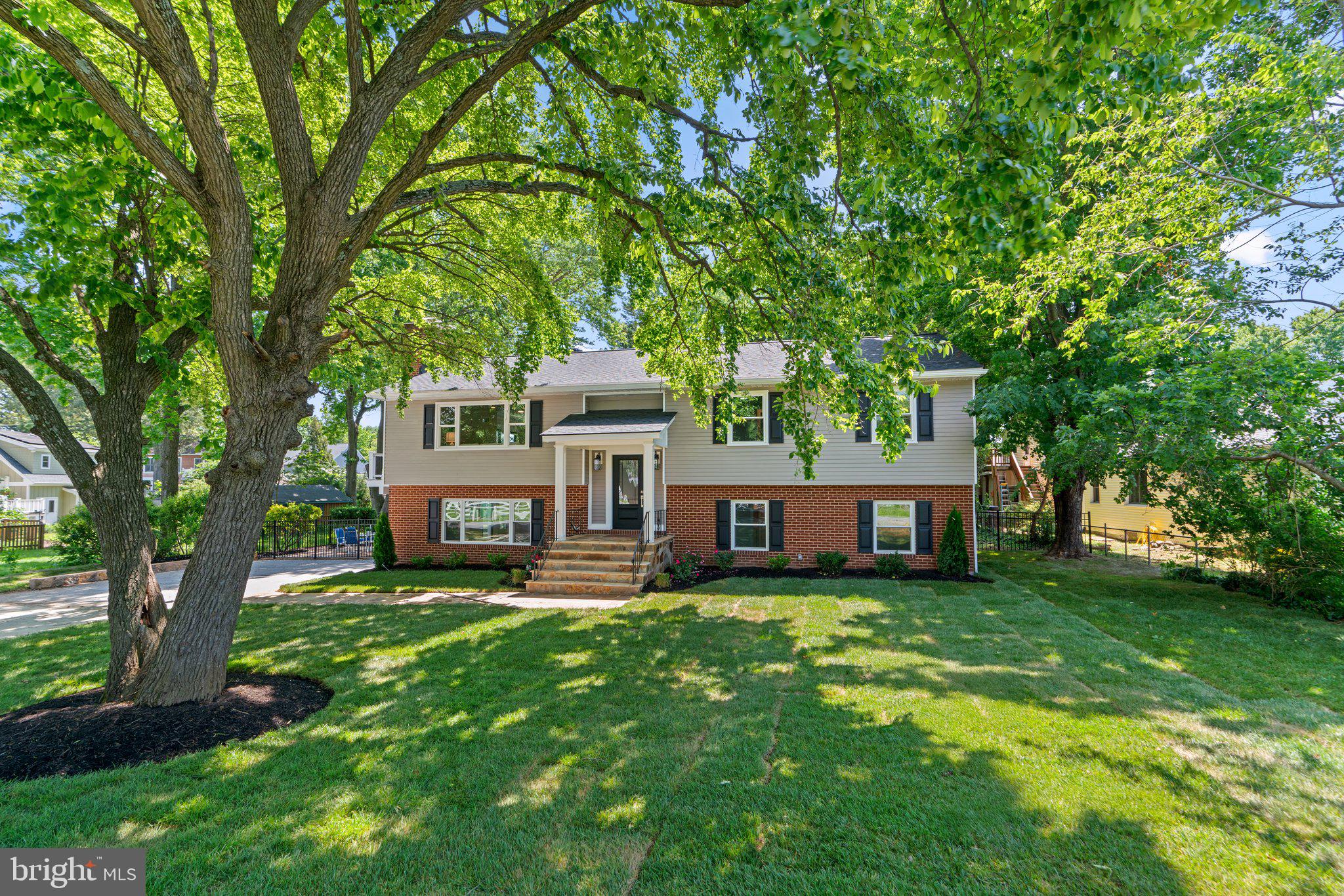 3505 LOCH HAVEN DRIVE