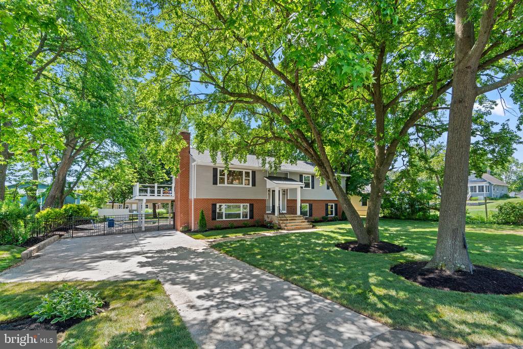 3505 LOCH HAVEN DRIVE