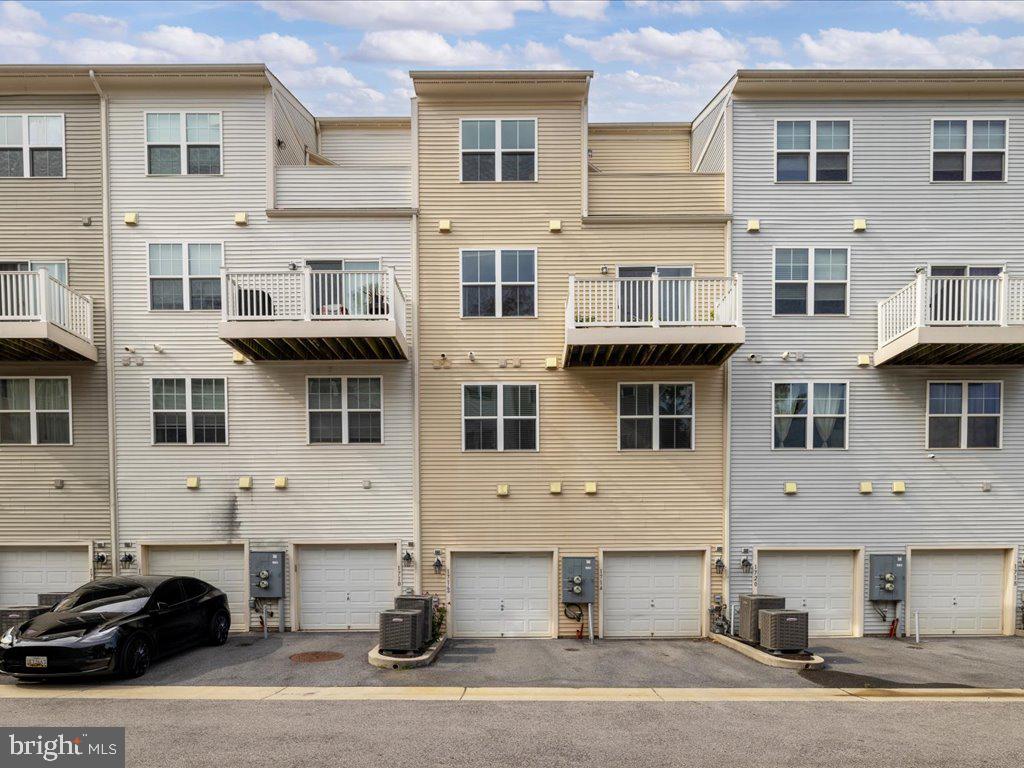 1714 FIELDSTONE COURT