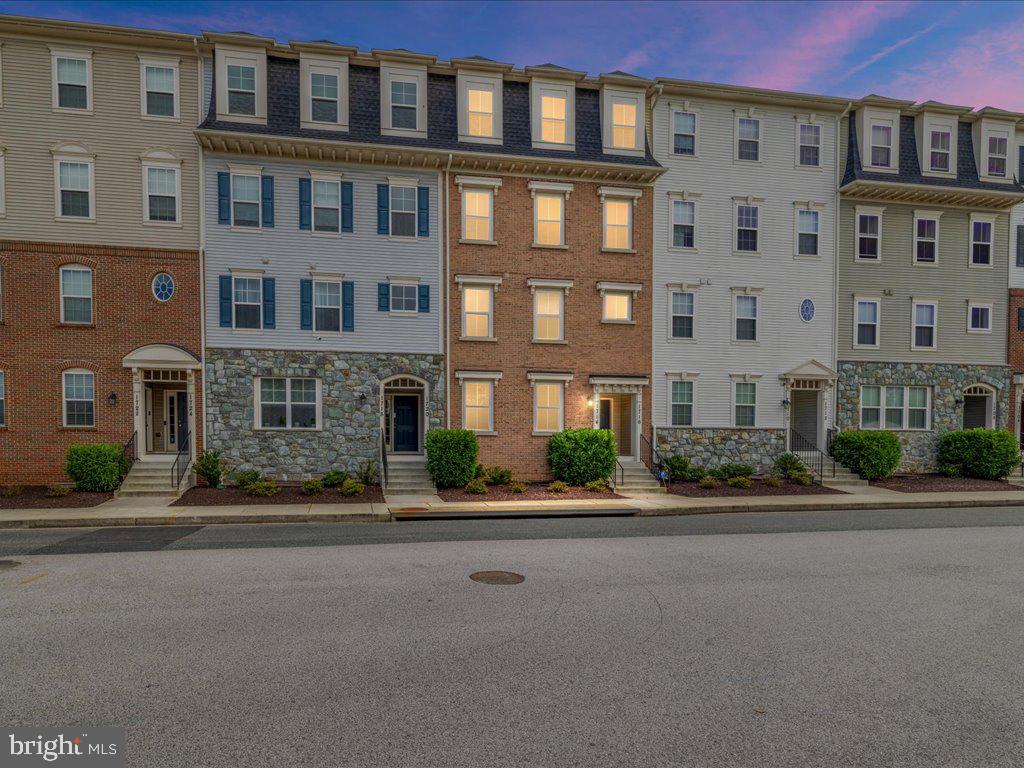 1714 FIELDSTONE COURT