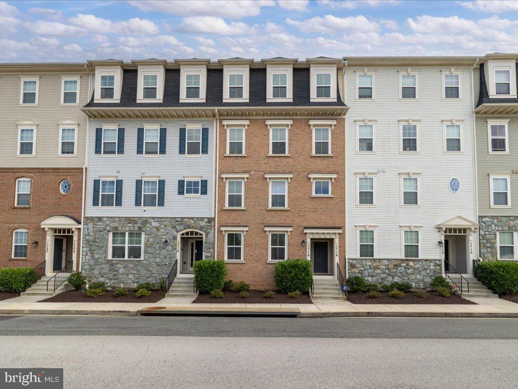 1714 FIELDSTONE COURT