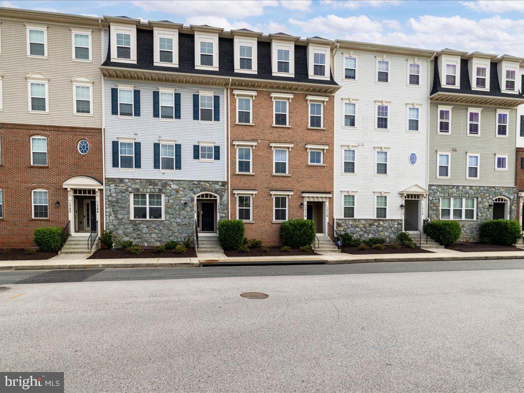 1714 FIELDSTONE COURT