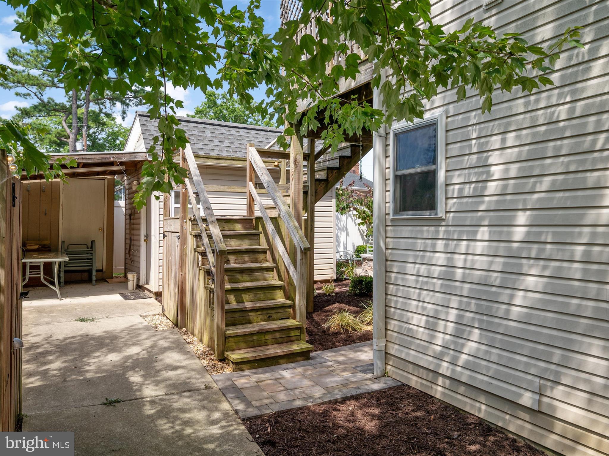 504 FAIRMOUNT DRIVE