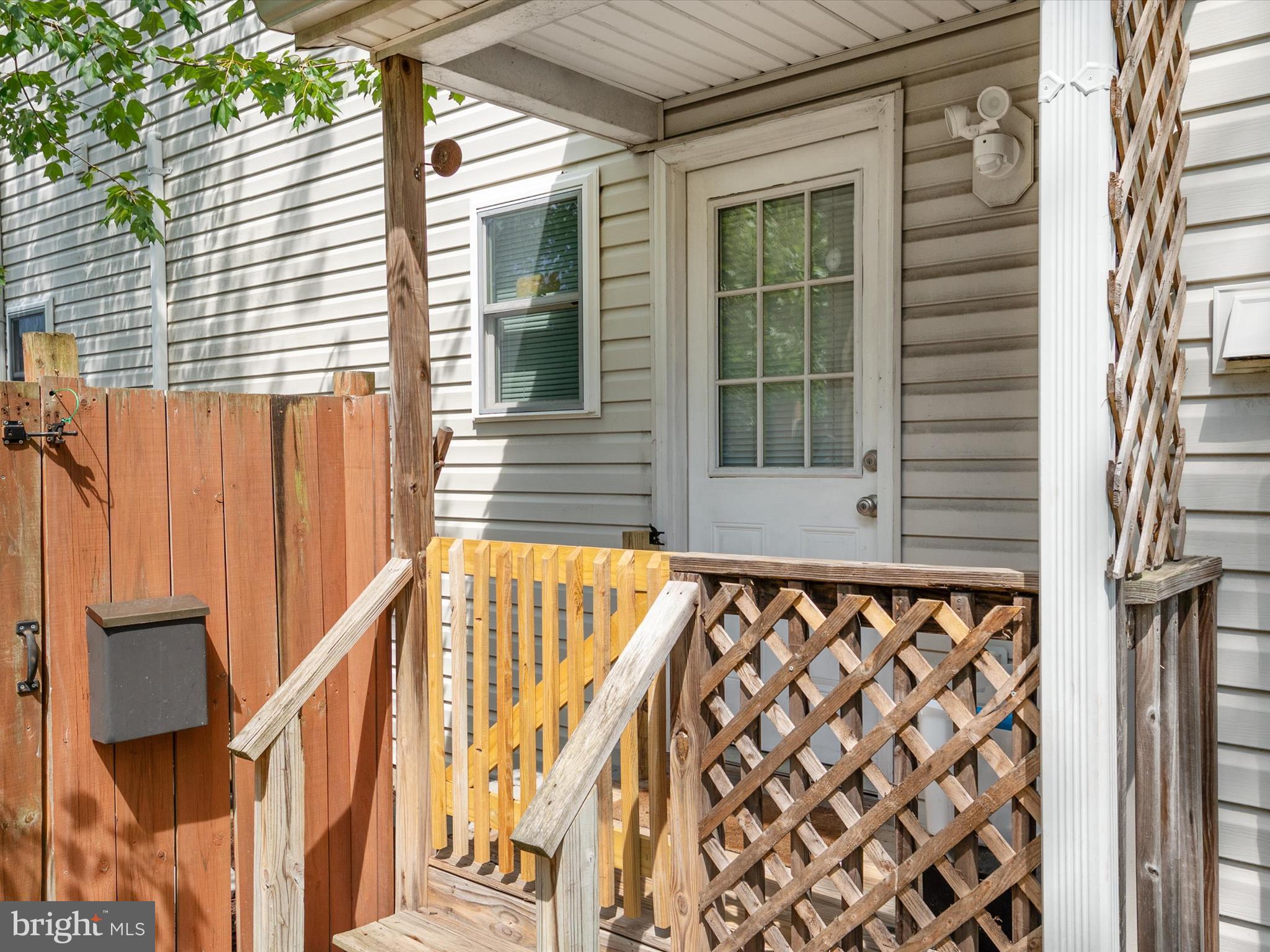 504 FAIRMOUNT DRIVE