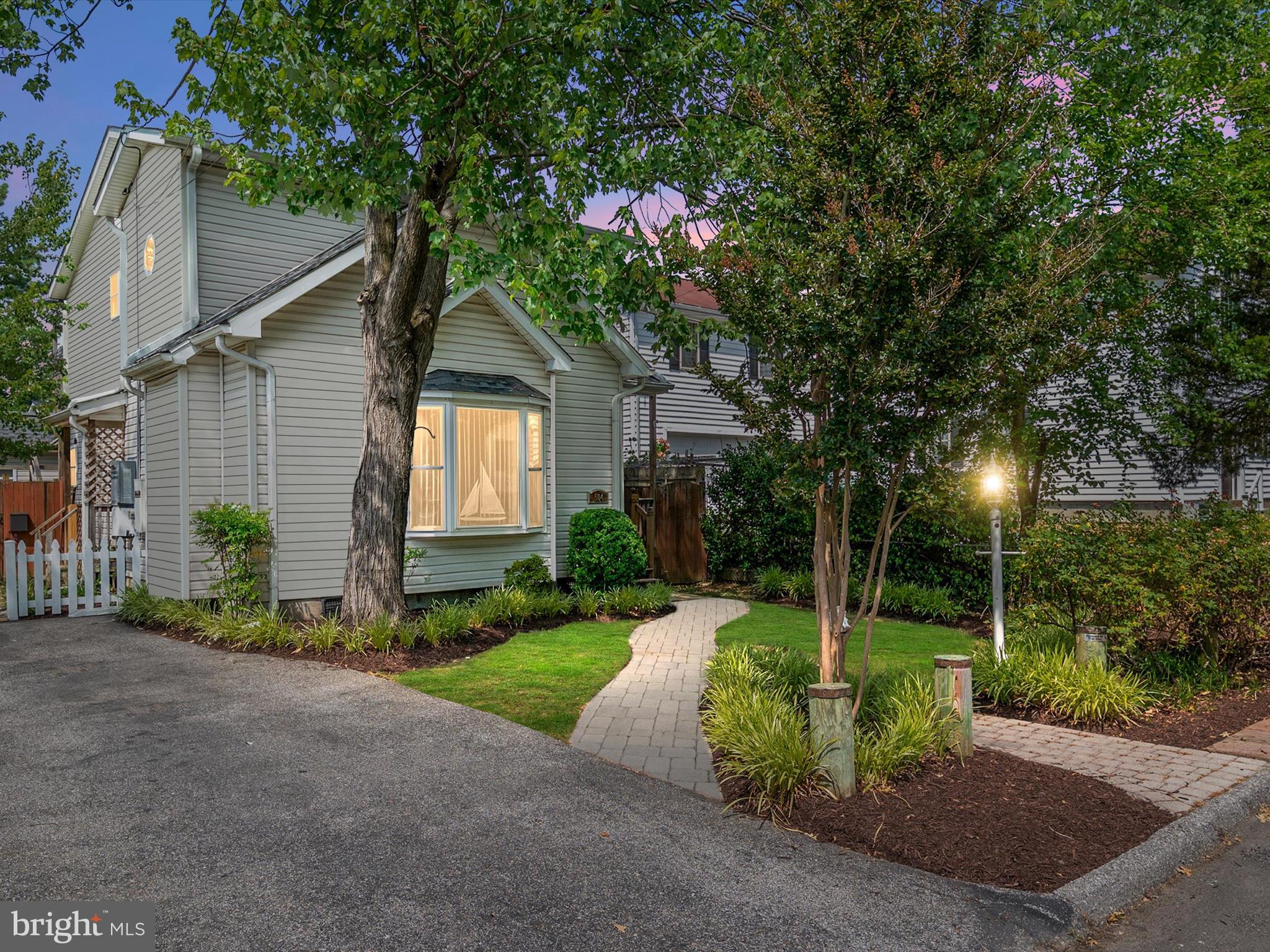 504 FAIRMOUNT DRIVE