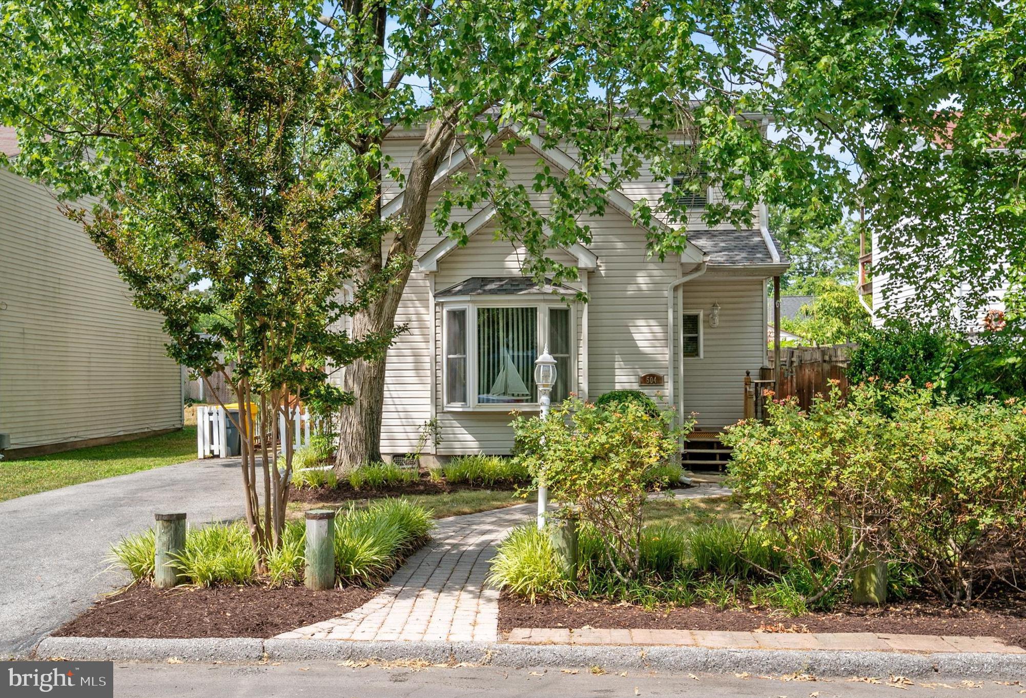 504 FAIRMOUNT DRIVE