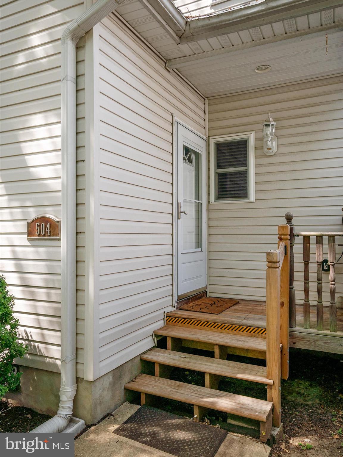 504 FAIRMOUNT DRIVE