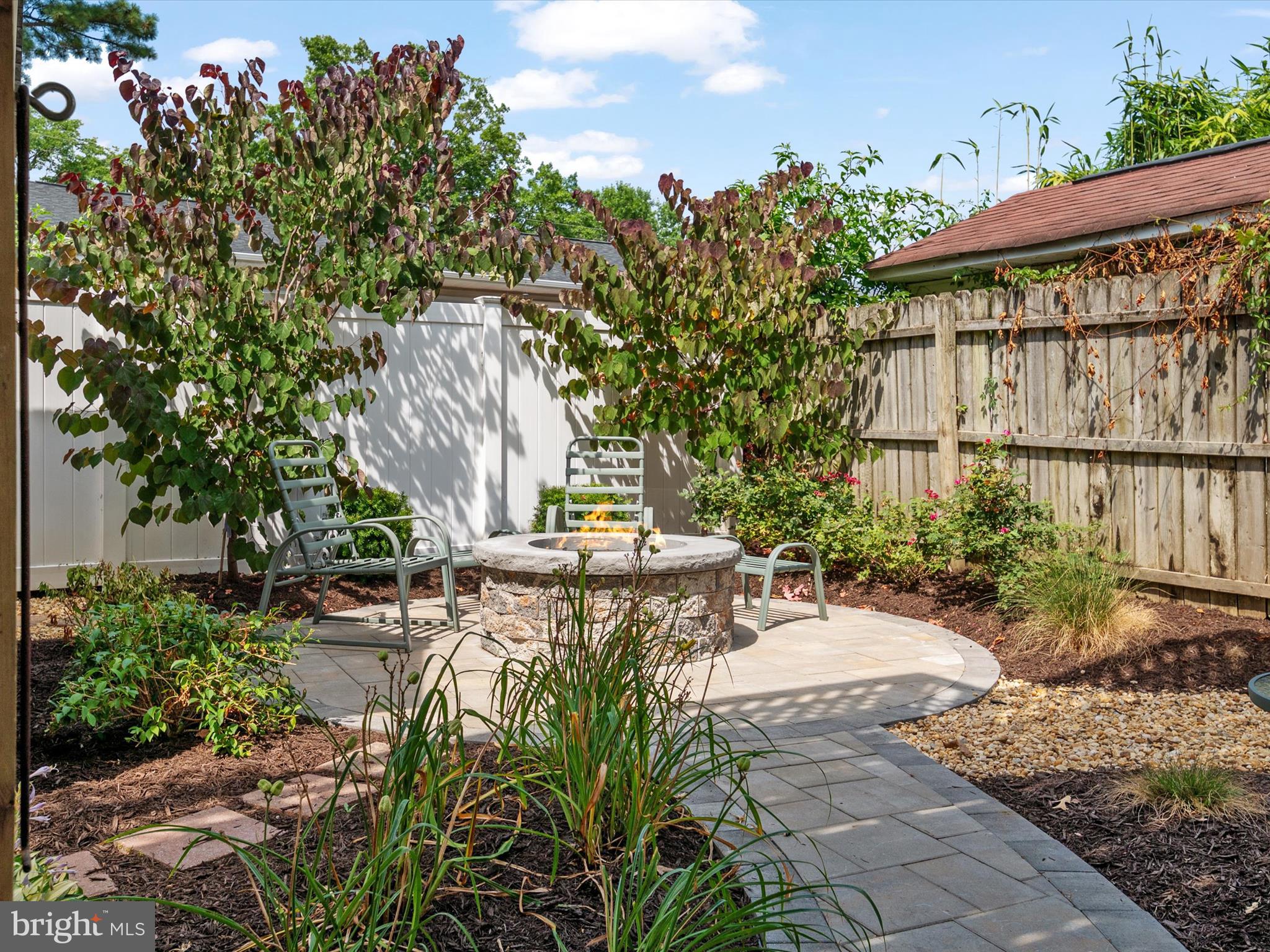 504 FAIRMOUNT DRIVE