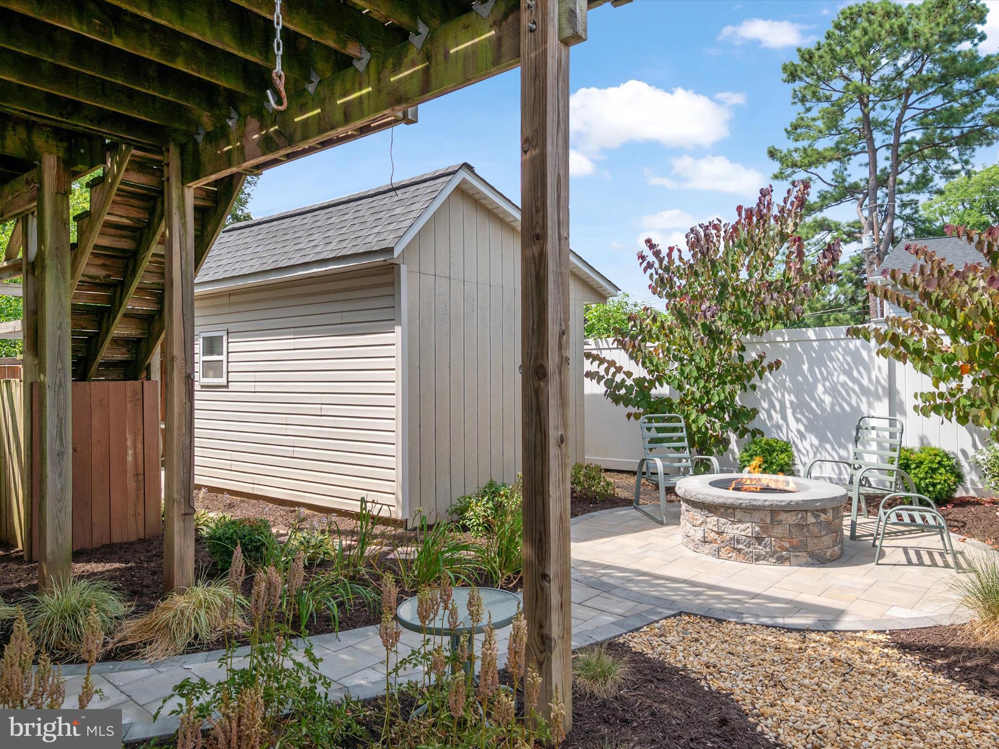 504 FAIRMOUNT DRIVE