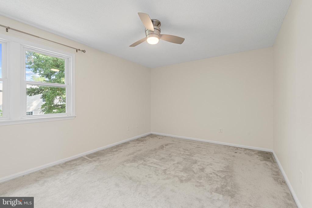 954 SEAHORSE COURT