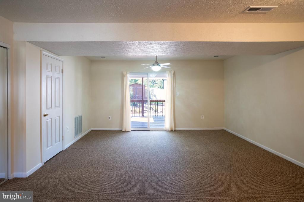 8234 ROANOKE COURT