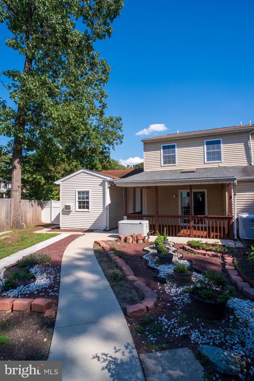 8234 ROANOKE COURT
