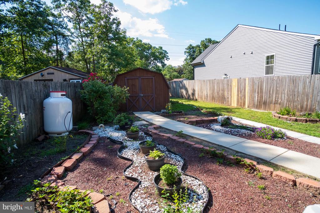8234 ROANOKE COURT
