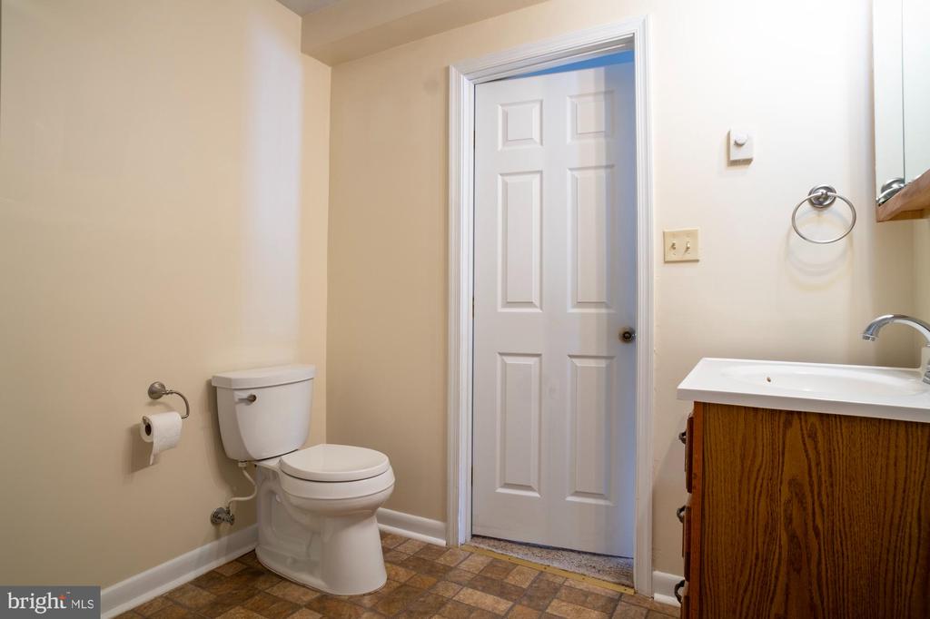8234 ROANOKE COURT