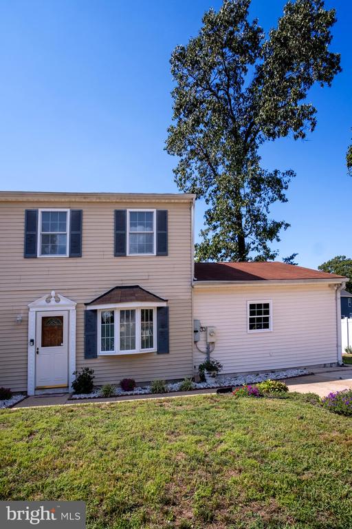 8234 ROANOKE COURT