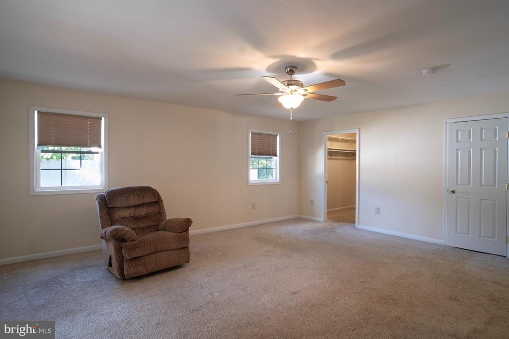 8234 ROANOKE COURT