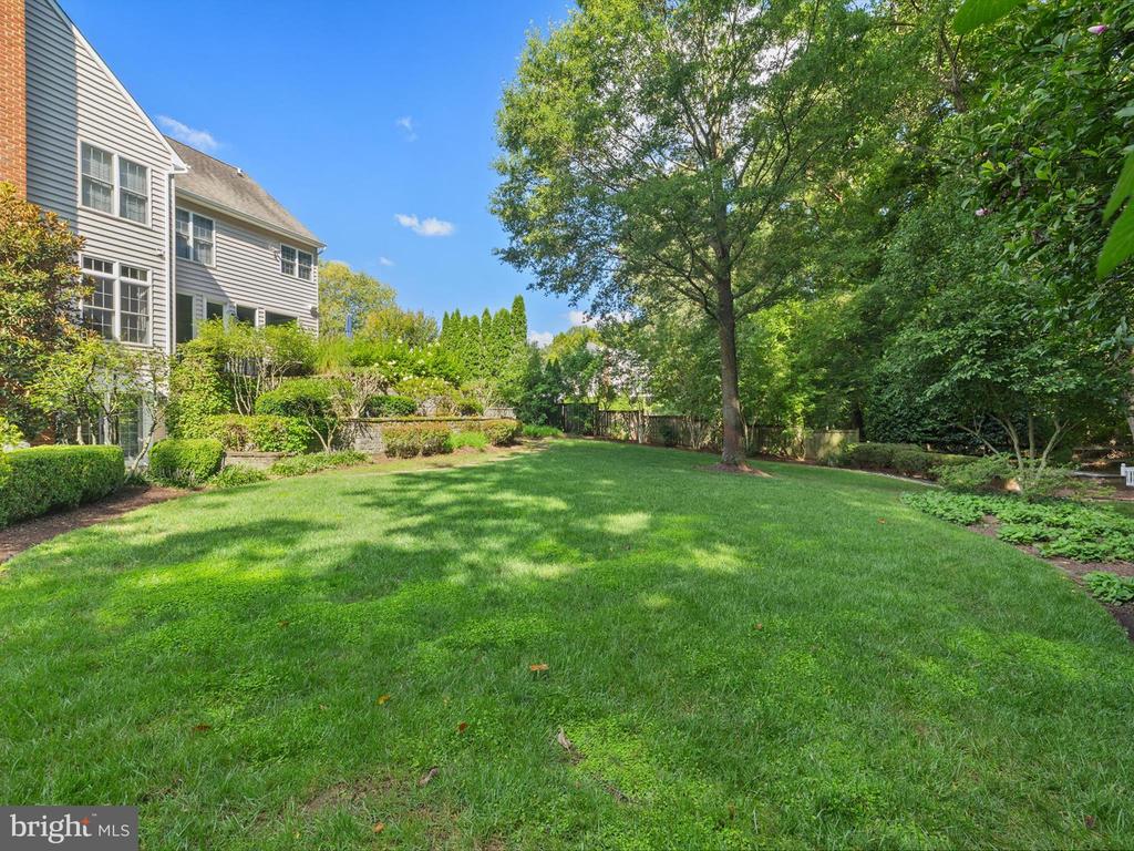 1213 TAILWIND COURT