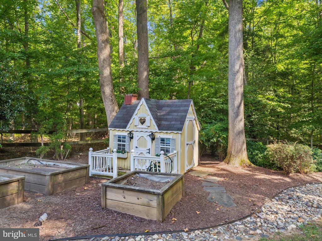 1213 TAILWIND COURT