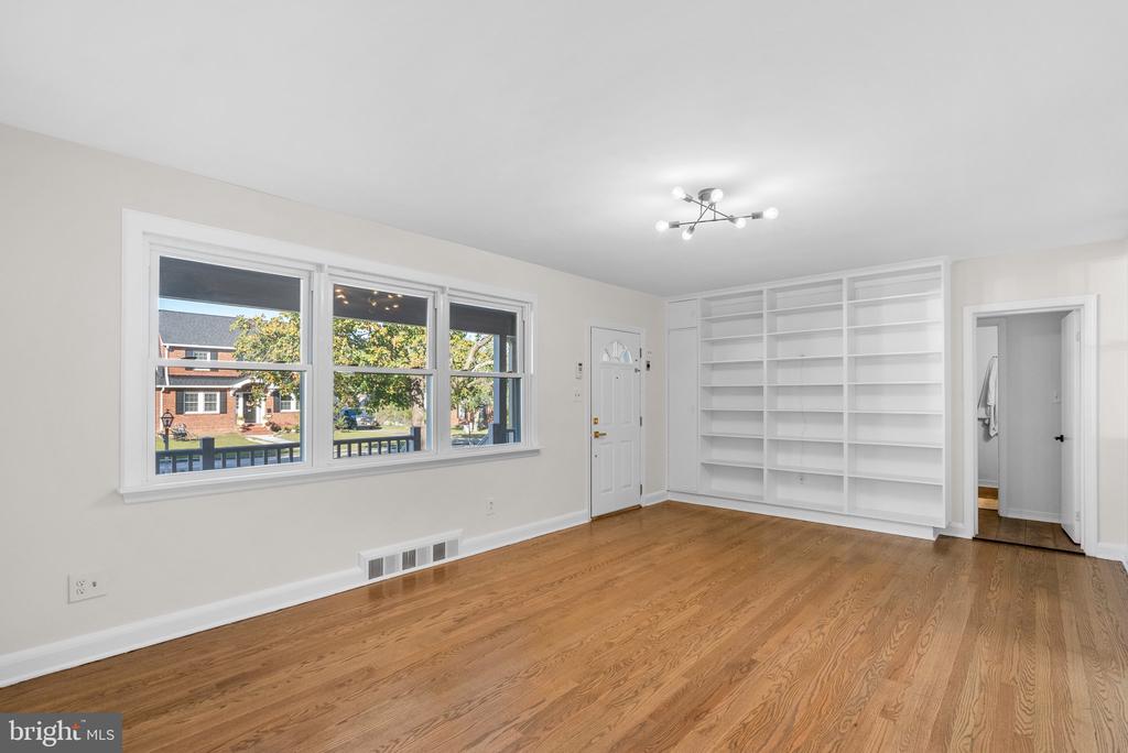 531 FOREST VIEW ROAD