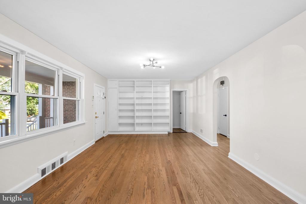 531 FOREST VIEW ROAD