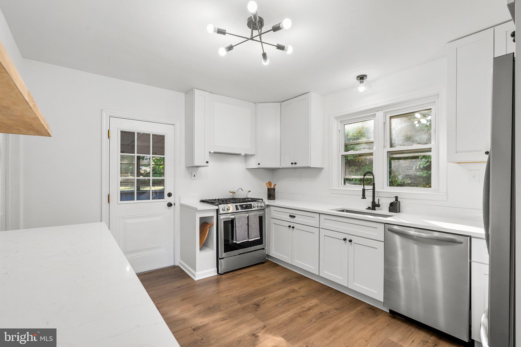 531 FOREST VIEW ROAD