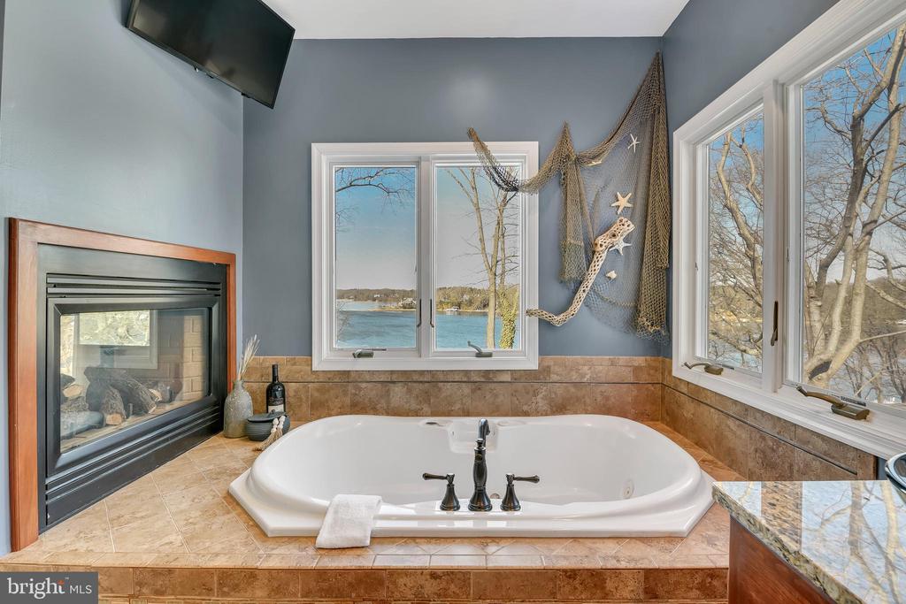1146 SEVERNVIEW DRIVE