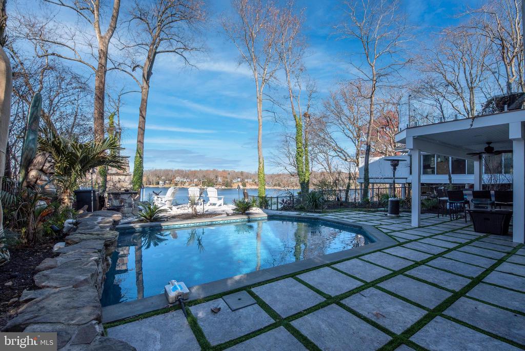 1146 SEVERNVIEW DRIVE