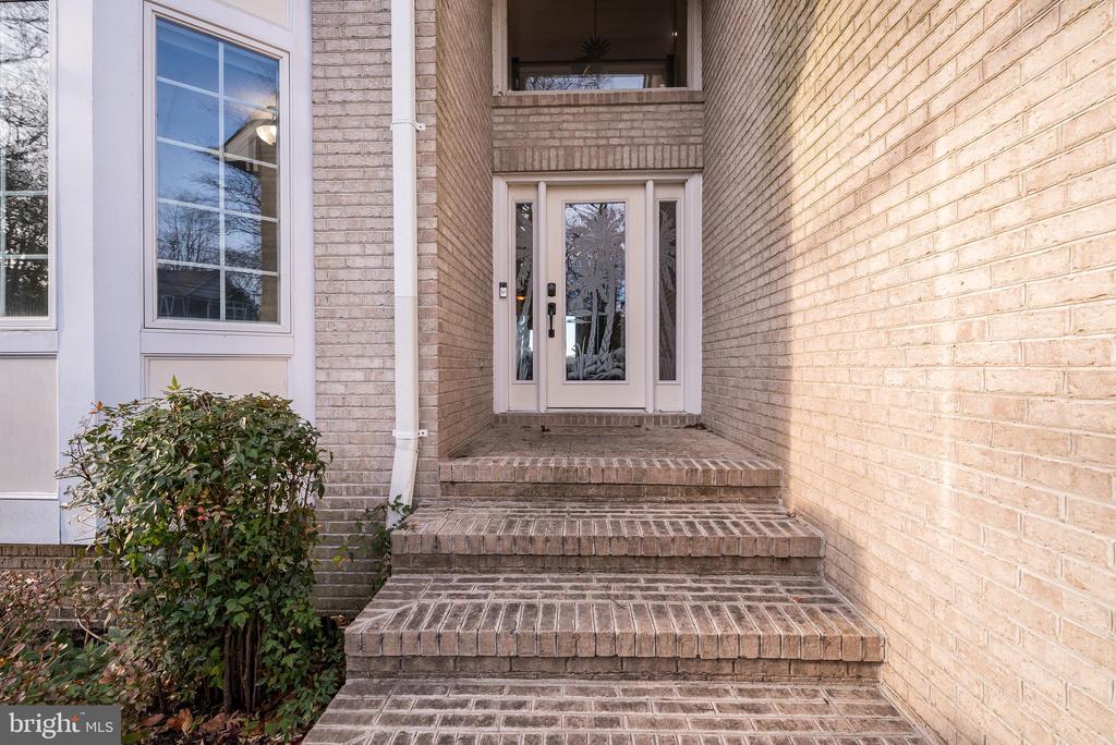 1146 SEVERNVIEW DRIVE