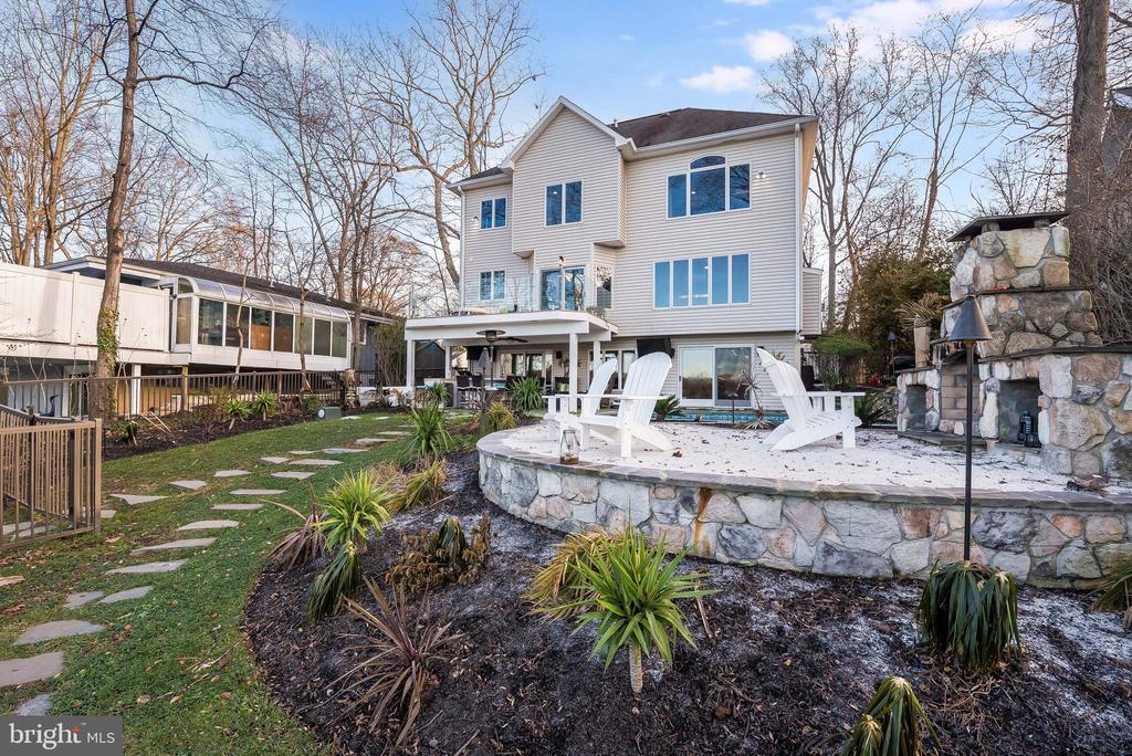 1146 SEVERNVIEW DRIVE