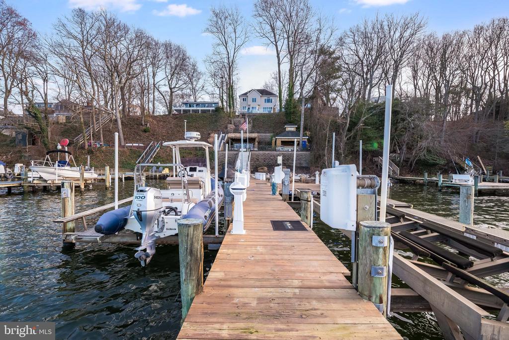 1146 SEVERNVIEW DRIVE