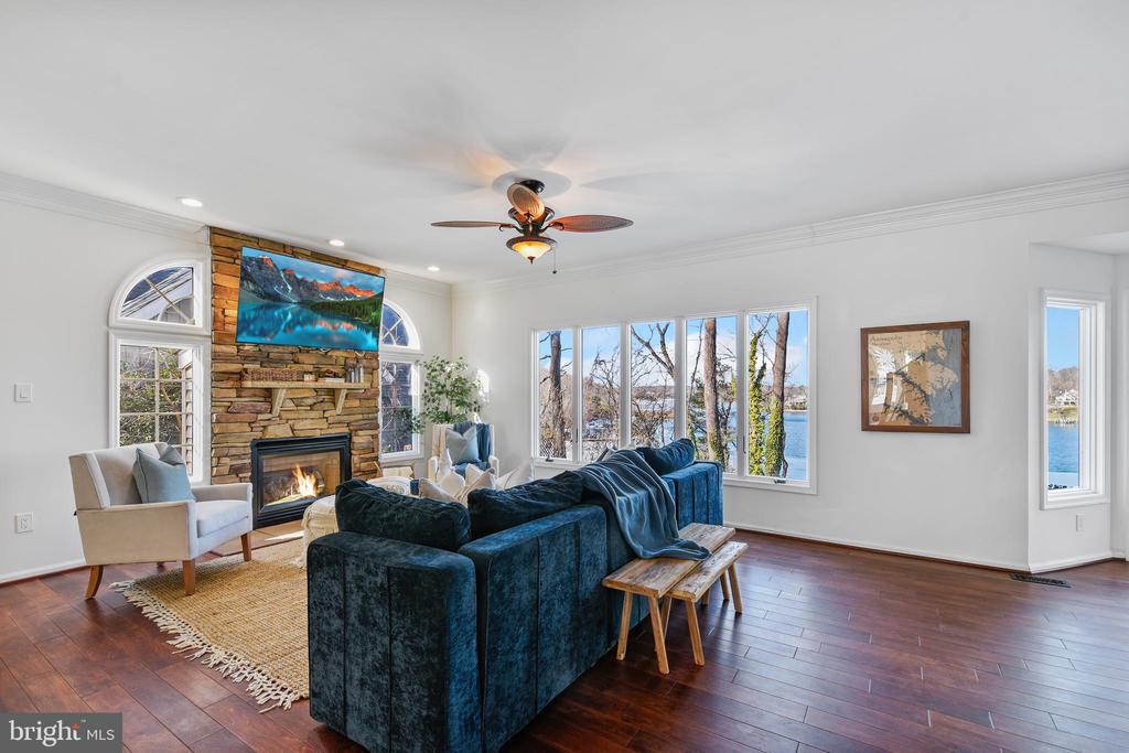 1146 SEVERNVIEW DRIVE