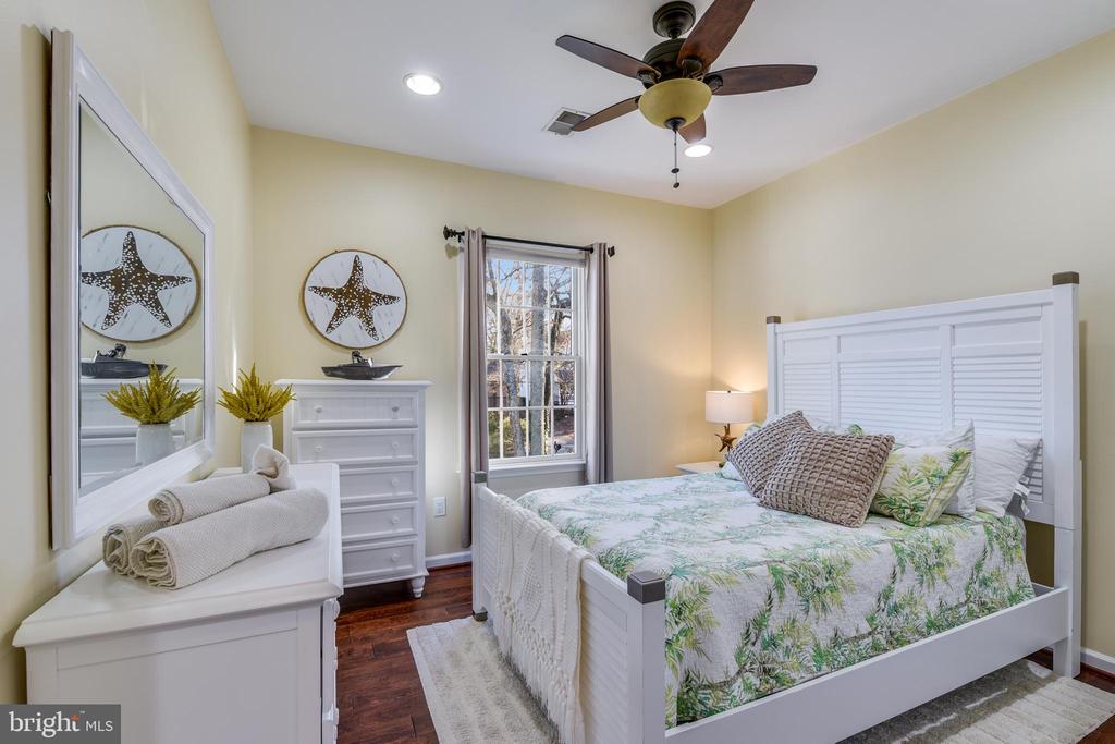 1146 SEVERNVIEW DRIVE