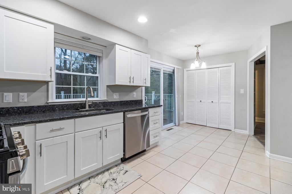 688 MANNING COURT