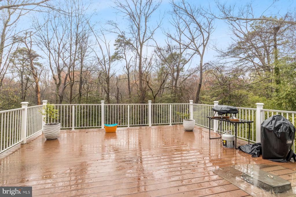 688 MANNING COURT