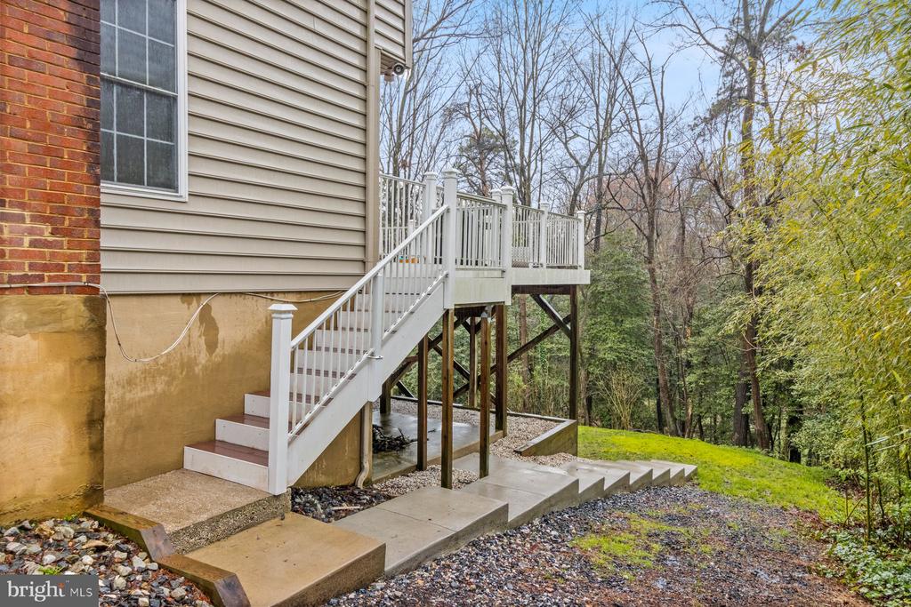 688 MANNING COURT
