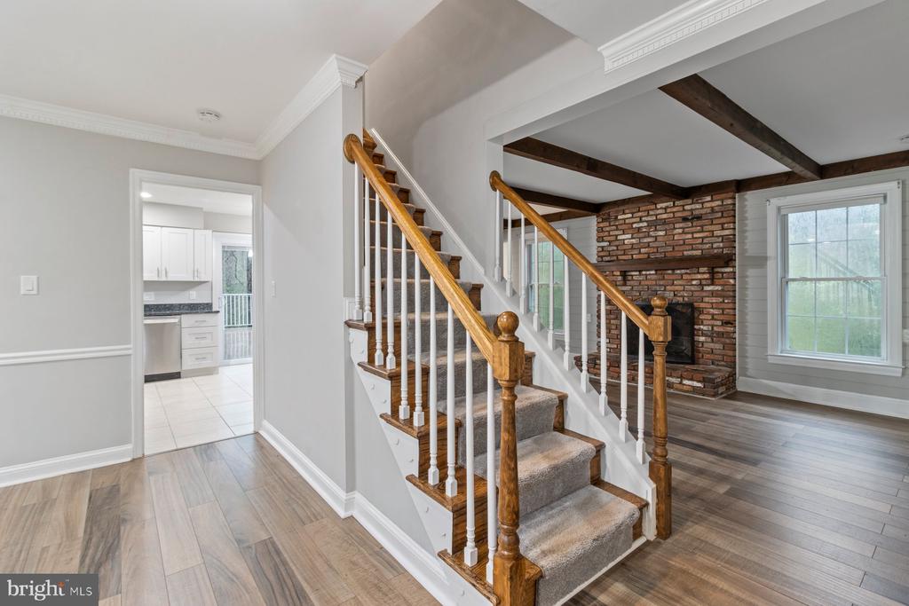 688 MANNING COURT