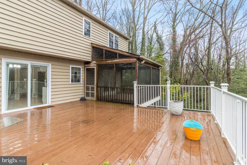 688 MANNING COURT