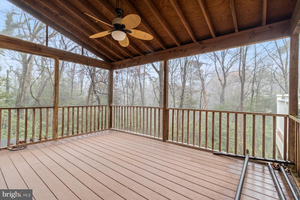 688 MANNING COURT