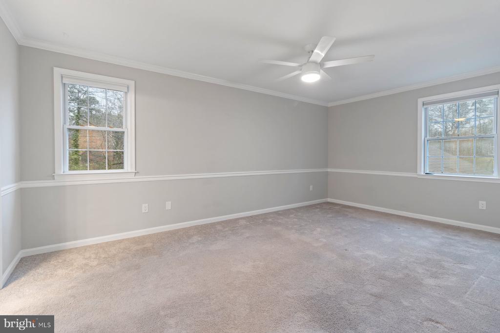 688 MANNING COURT