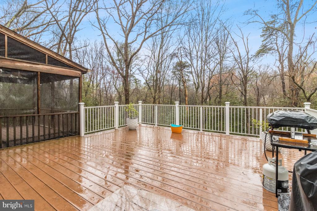 688 MANNING COURT