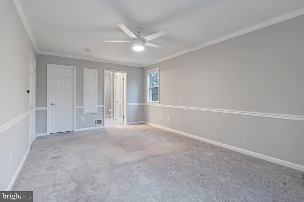 688 MANNING COURT