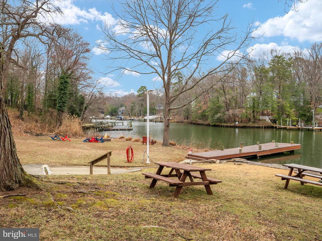513 LEELYN DRIVE