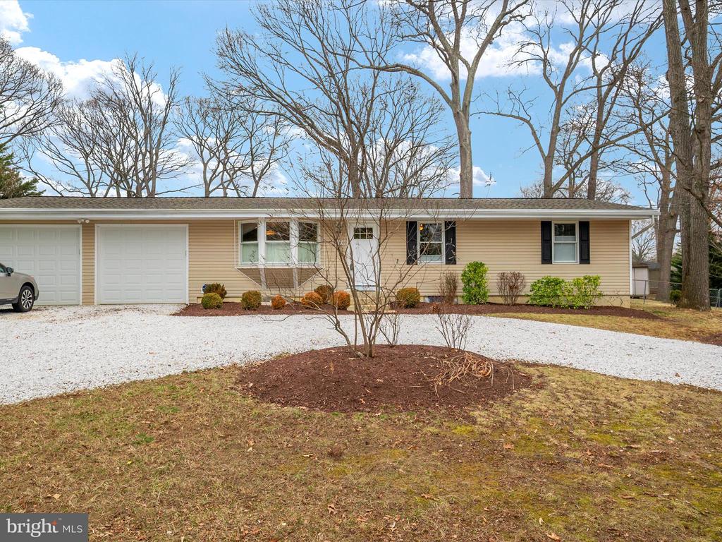 513 LEELYN DRIVE