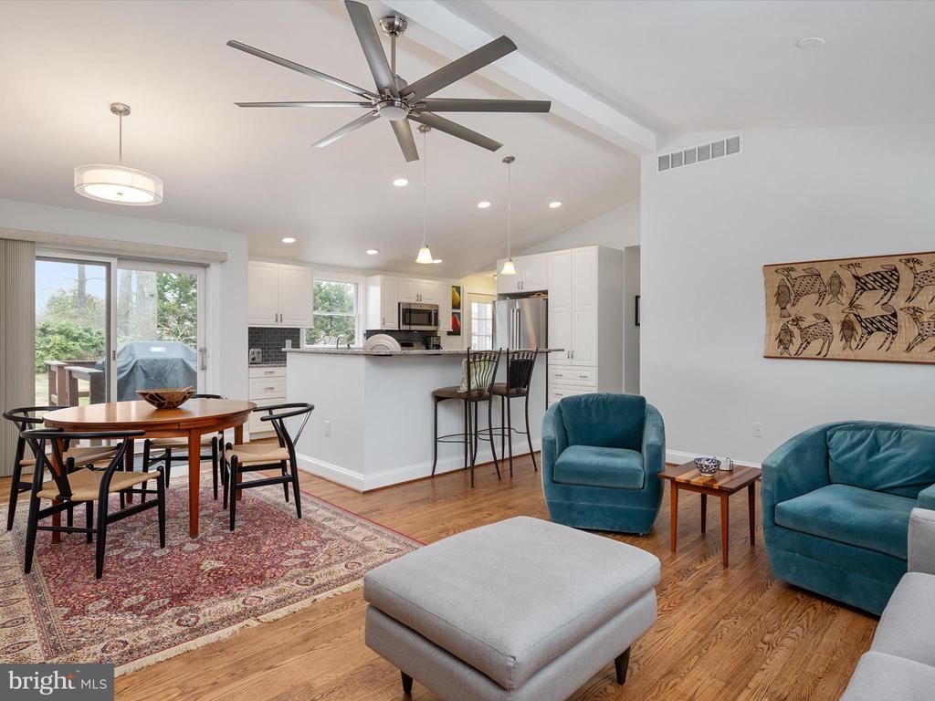 513 LEELYN DRIVE
