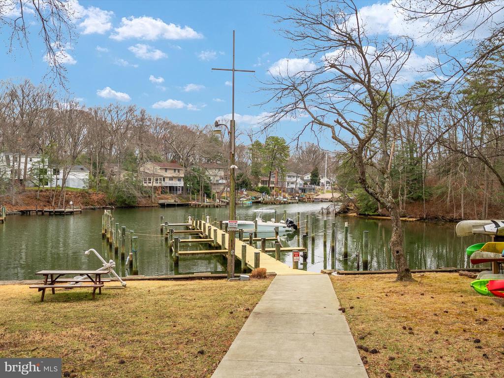 513 LEELYN DRIVE