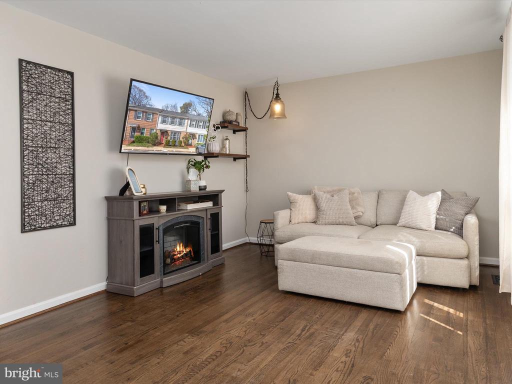 1750 DRYDEN WAY